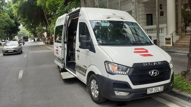 Xe Eco Sapa Limousine Mặt trước xe Limousine 9 chỗ VIP