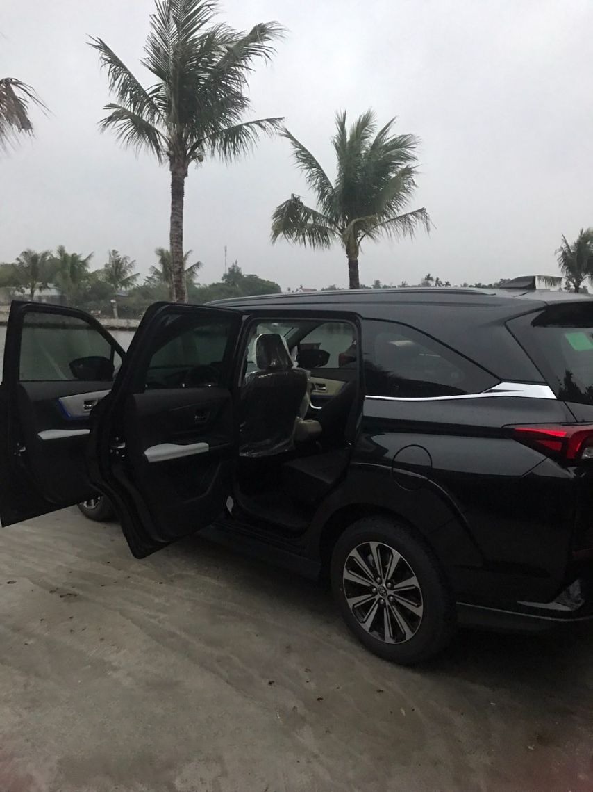 Xe Nguyễn Gia Limousine (Hải Phòng) Bên hông xe Ghế ngồi 7 chỗ