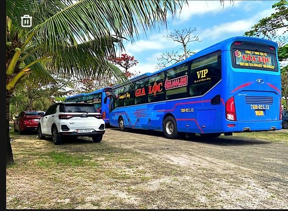 Xe Gia Lộc Bên hông xe Mặt sau xe Limousine 24 phòng
