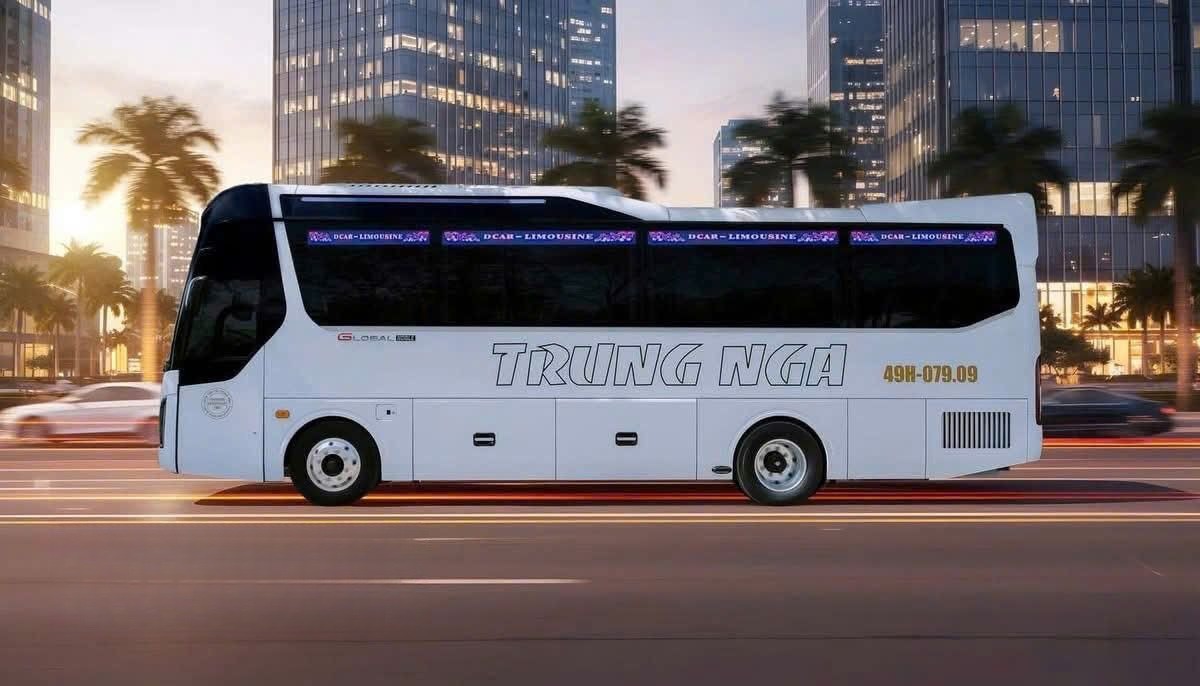 Xe Trung Nga Bên hông xe Limousine 18 chỗ
