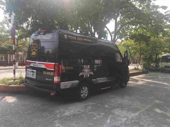 Xe Tuấn Anh Limousine Bên hông xe 