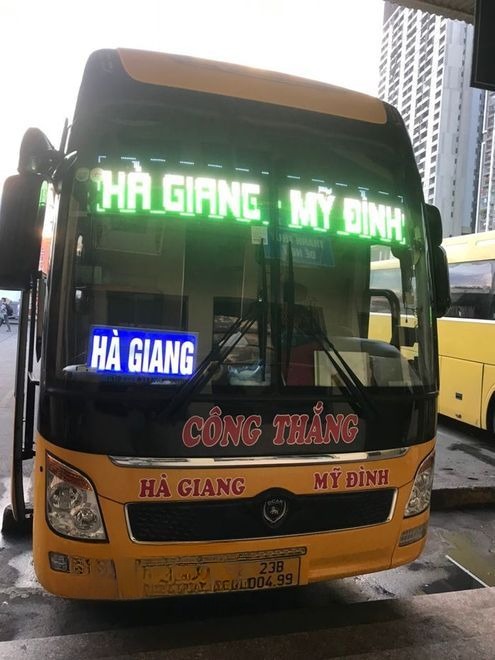 Xe Công Thắng (Hà Giang) Mặt trước xe Limousine giường phòng 22 chỗ