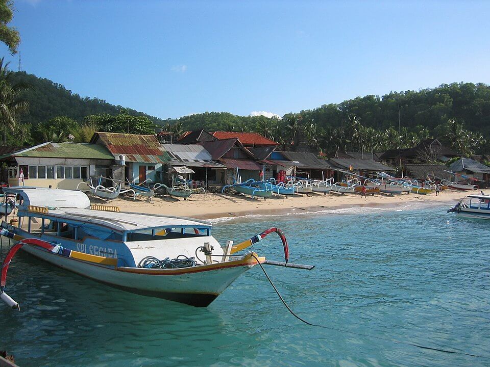 Penyewaan Rumah Liburan di Padang Bai Beach