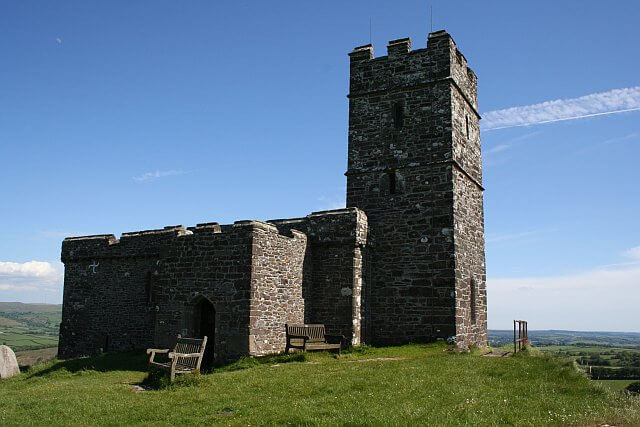 Last minute cottages in Brentor