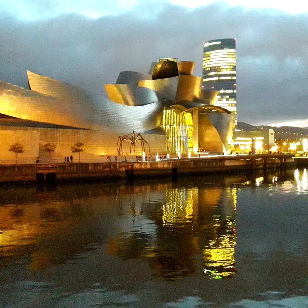 Bilbao : Guggenheim Como Nunca : Acceso VIP. Grupo pequeño.