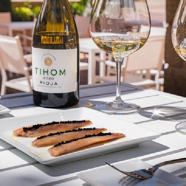 Visita a bodega con Cata de 3 Vinos y Aperitivos
