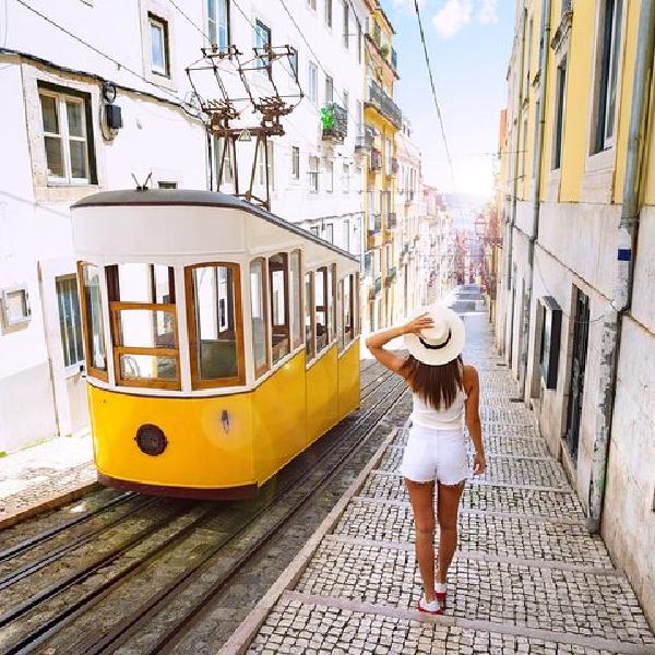 Traslado privado de Sevilla a Lisboa, 2 horas para hacer turismo en Sevilla