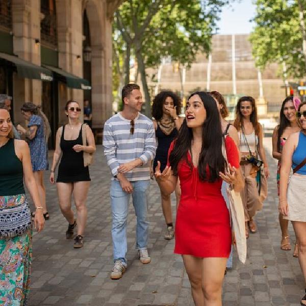 Tour a pie en grupo pequeño de Barcelona : Barrio Gótico & Gemas Ocultas en Barcelona