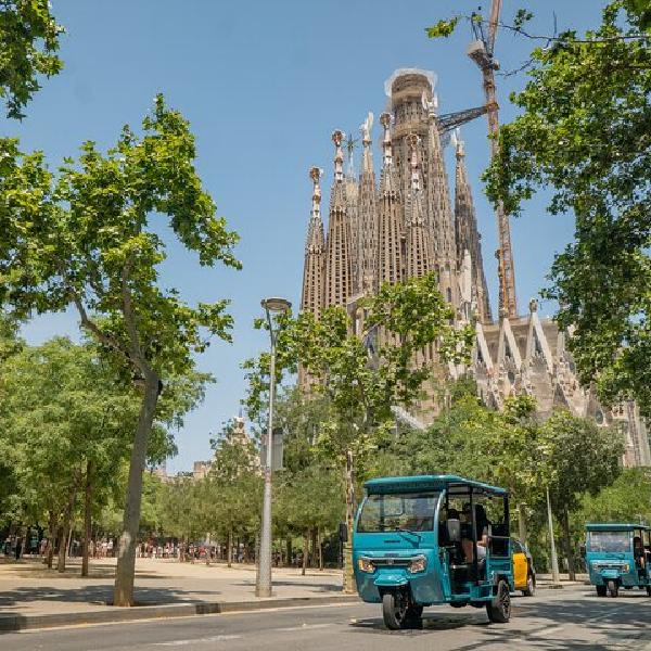 Tour privado de 2 horas en Tuk-Tuk eléctrico en Barcelona