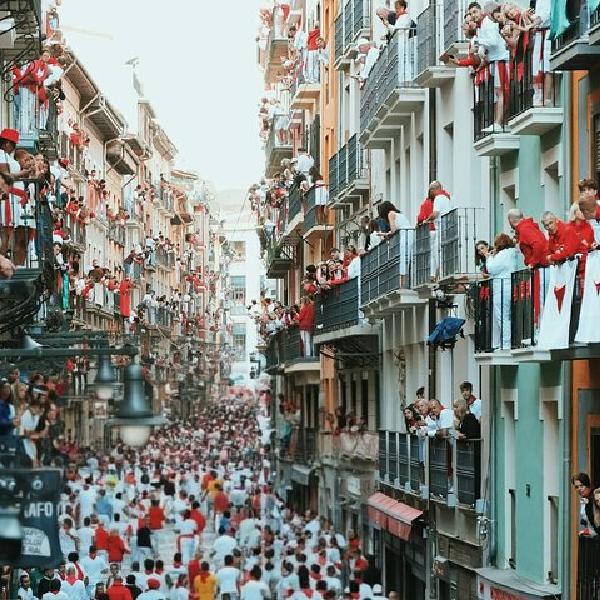 Running of the Bulls- Hemingway: VIP Estafeta Balcony & Breakfast en Pamplona