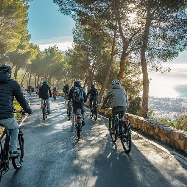 Excursión en bicicleta eléctrica de 2 horas por Málaga con bosque de Gibralfaro en Málaga