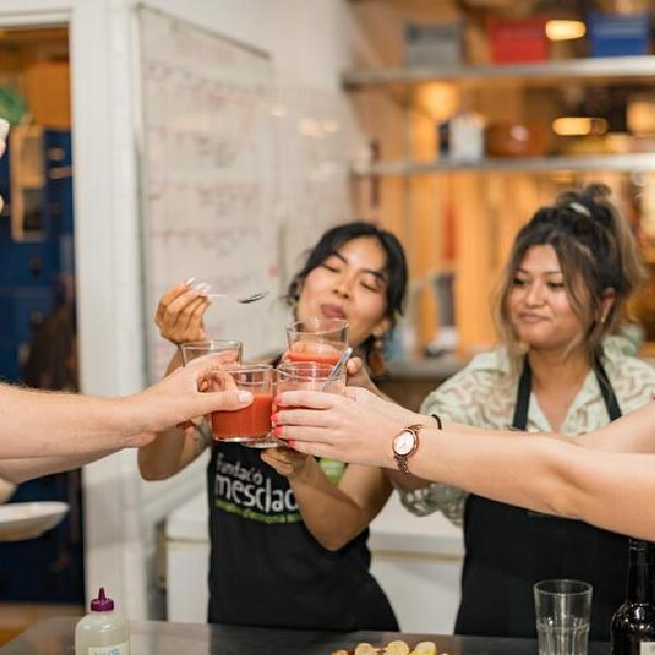 Clase de Cocina Española para el Bien Social en Barcelona