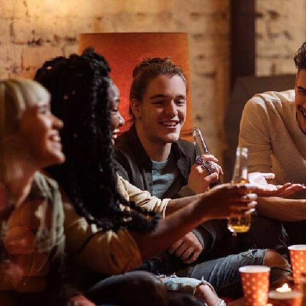 Barcelona Speakeasy Pub Crawl con barras ocultas y tapas opcionales en Barcelona