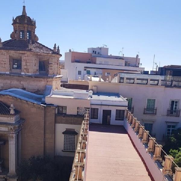 Tour privado a pie por Almería con un local en Almería