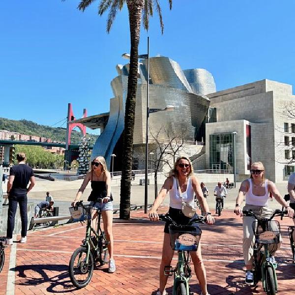 Bilbao Destacados Tour en E-Bike de 3 horas : Grupo pequeño o Tour Privado en Bilbao