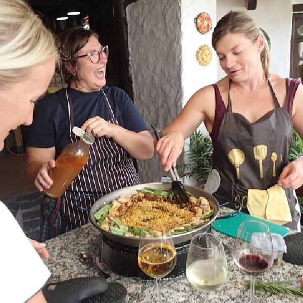 Tenerife : Clase de Cocina de Paella en Casa Tradicional Canaria