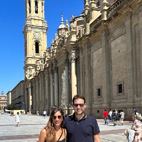Tour privado a pie por Zaragoza con guía turístico oficial