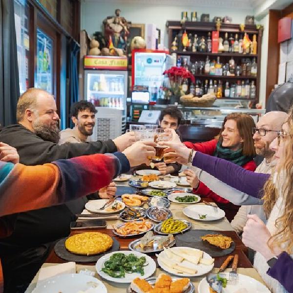 2 - Hora Madrid Tapas Tour : Come, Bebe & Descubre la Real España