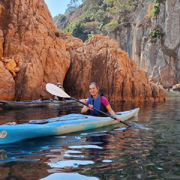 Costa Brava: Kayak de mar a la Cueva dels Rats Penats (8:15)