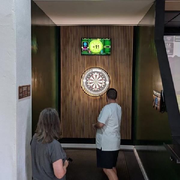 Dardos digitales en interiores en The Golf Cove en Fuerteventura