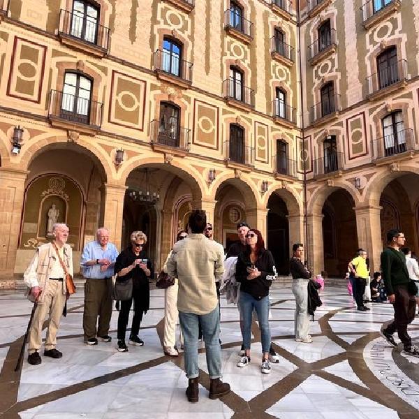 Monasterio de Montserrat Grupo pequeño o Tour privado Recogida en el hotel en Barcelona