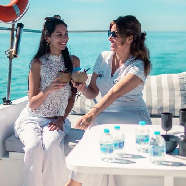 Benalmadena Private Boat Tour: OpenBar, Swimming Fun & Dolphins en Málaga