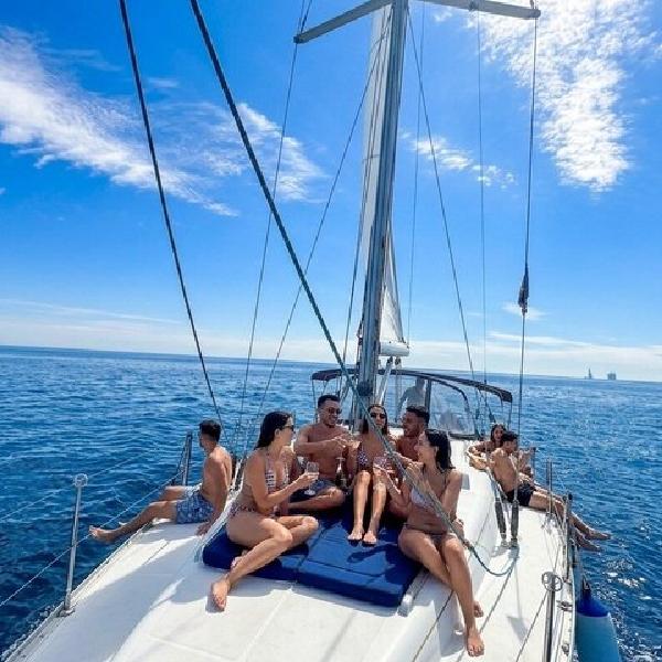 Dia Completo en Velero Privado en Barcelona - 6 Horas en Barcelona