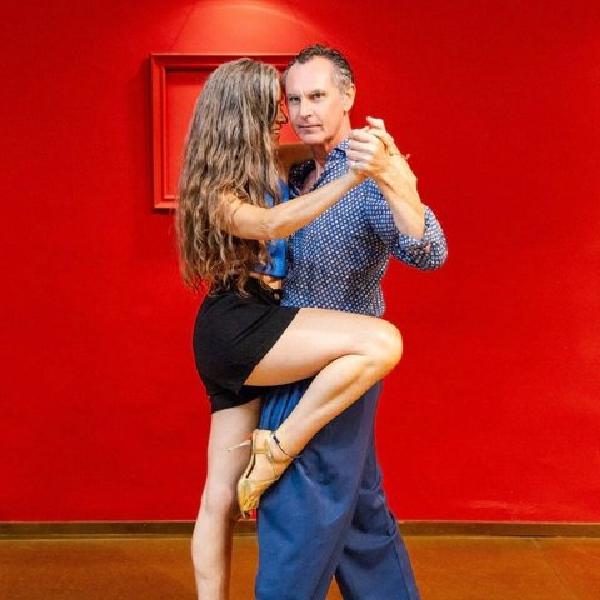 Barcelona Lección de Tango con Pros y bebidas + aire acondicionado para vencer el calor! en Barcelona