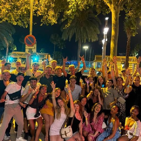 El mejor tour de fiesta y entrada al club VIP en Barcelona
