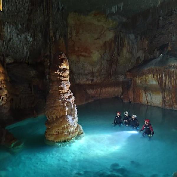 A Sea Cave Adventure : Explora Cova des Coloms