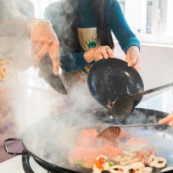 Clase de Paella con Vino Ilimitado Churros y Chocolate caliente. en Madrid