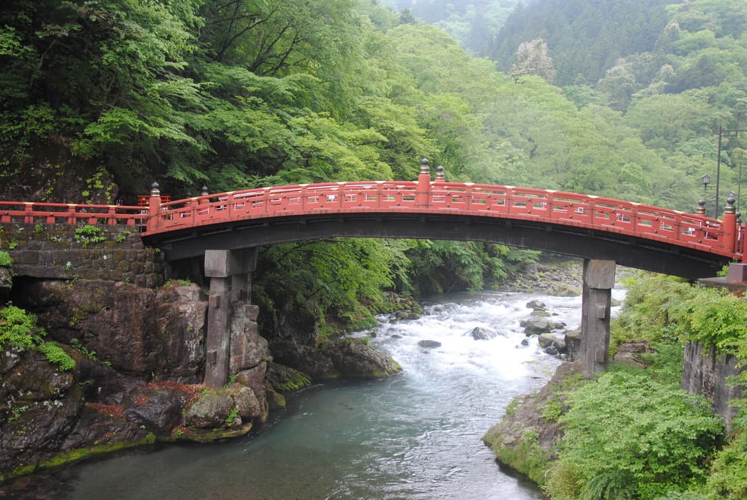Ponte di Shinkyo sul fiume Daiya a Nikko