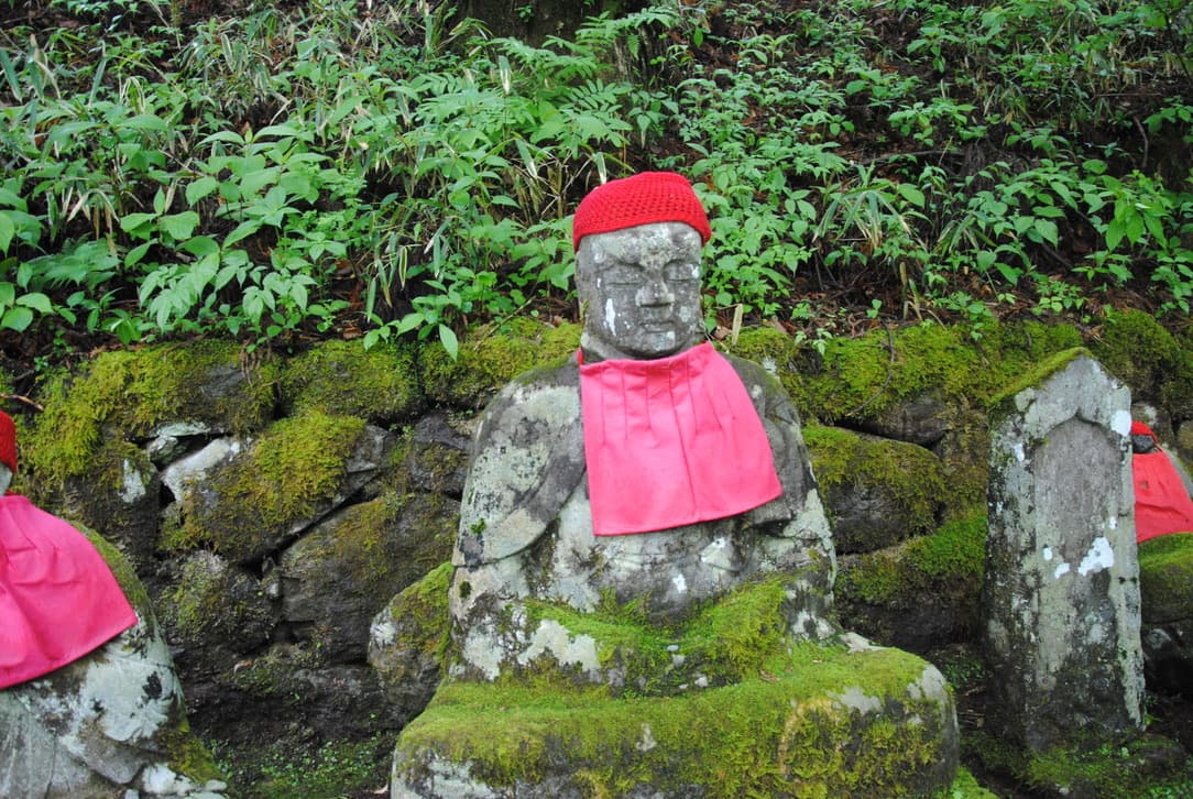 Primo piano statua Jizo di Nikko