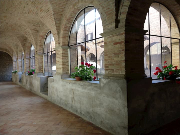 L'interno del convento di Montefiorentino