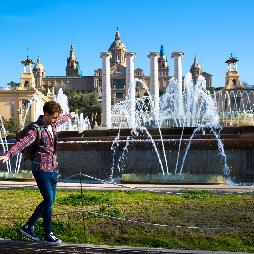 Excursión privada a la montaña de Montjuic con visita al Parque Olímpico y la Plaza de España en Barcelona