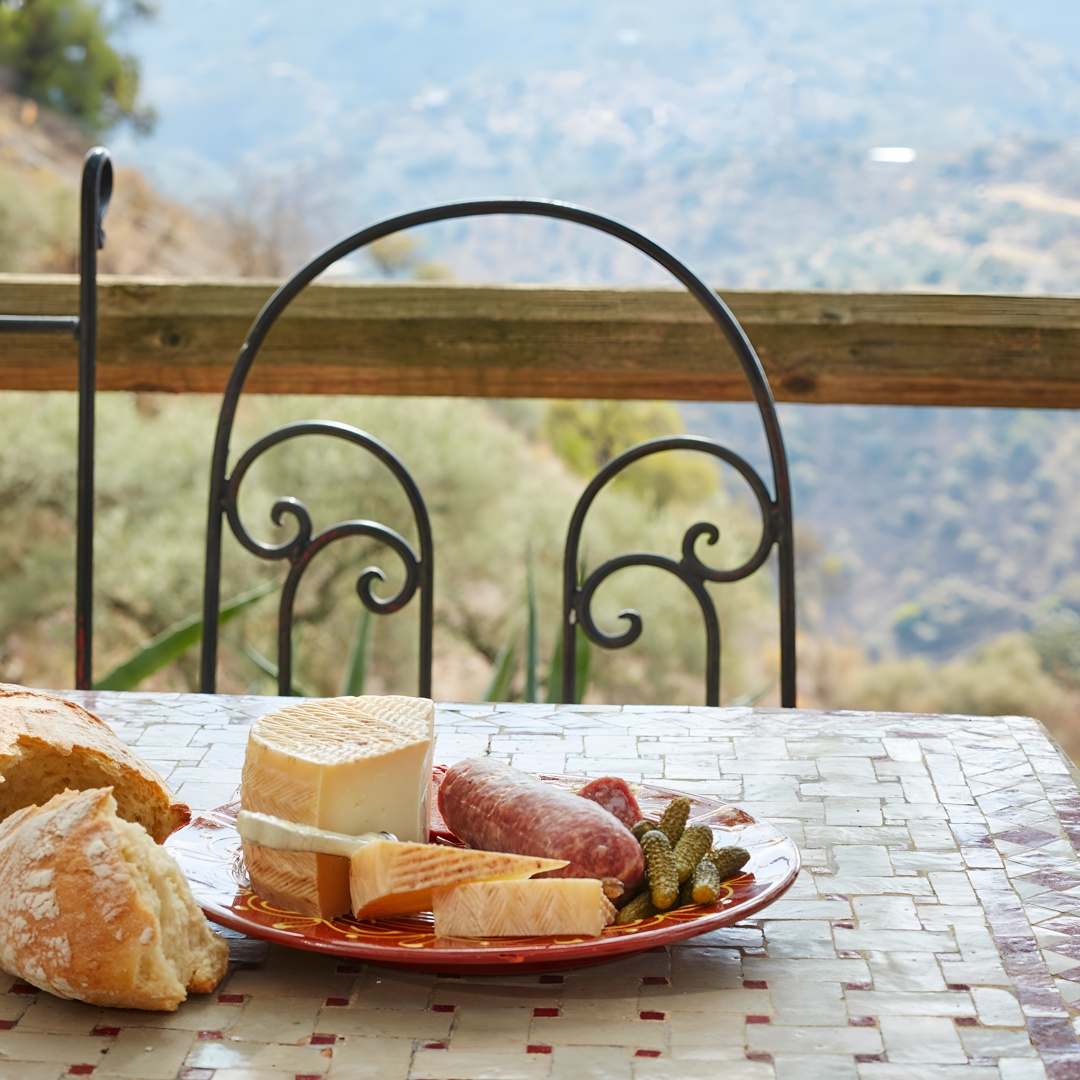 Clase de cocina gourmet y cultura en la zona rural de Montes de Málaga.