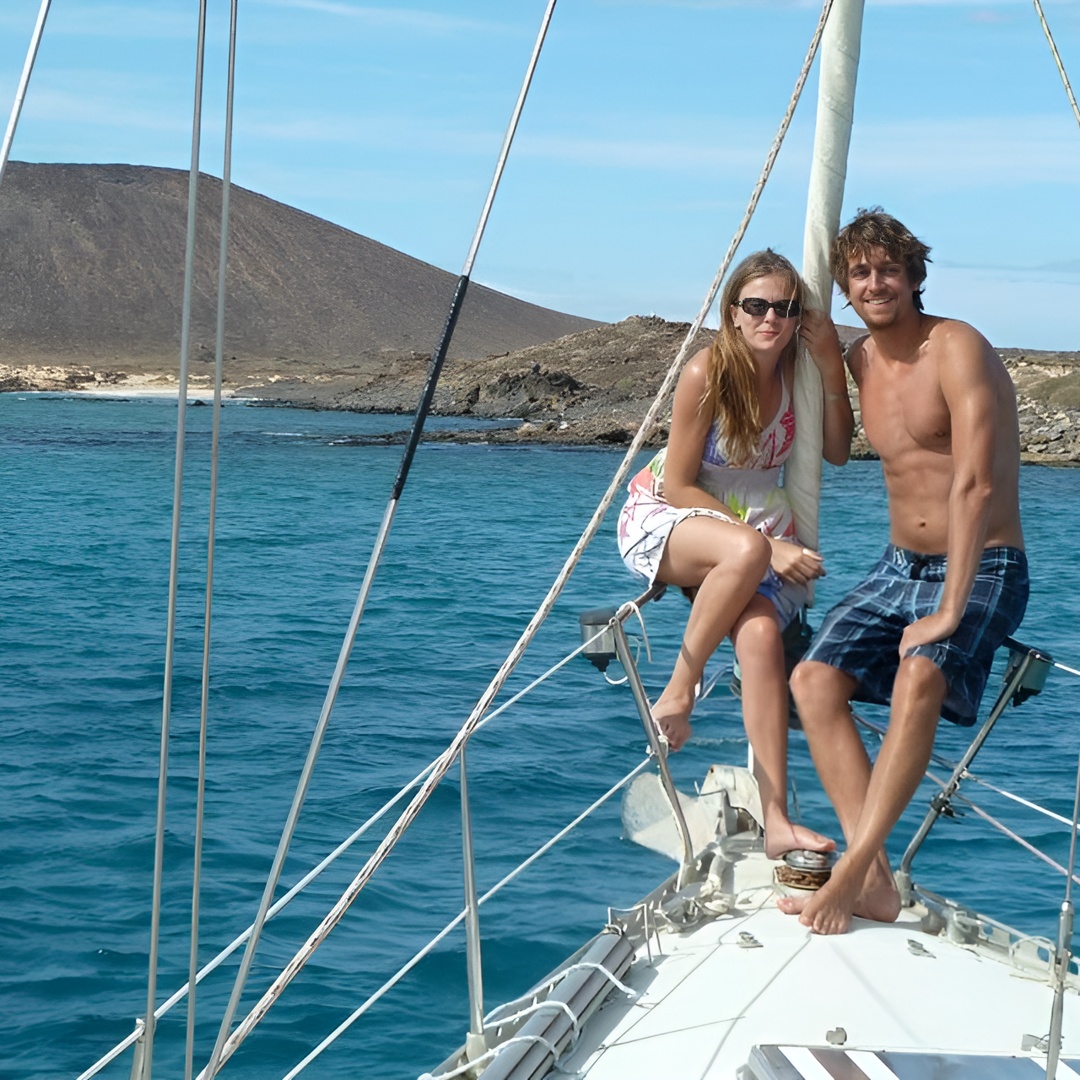 Barco privado al atardecer para parejas desde Corralejo en Fuerteventura