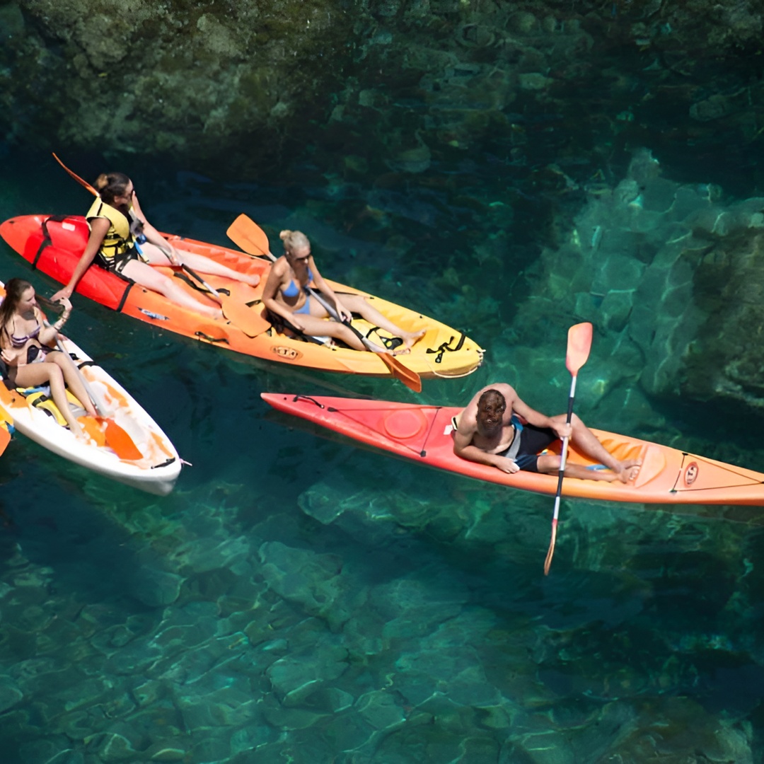 Tour Costa Brava : Kayak, Snorkel, Cliff Jump & lunch Grupo pequeño en Barcelona
