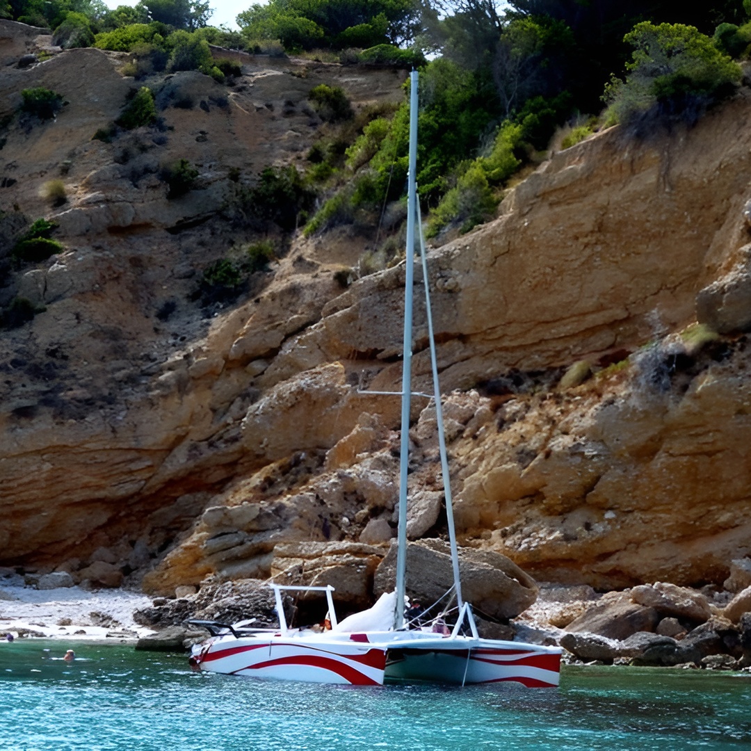 Viaje de medio día a Catamarán en Menorca