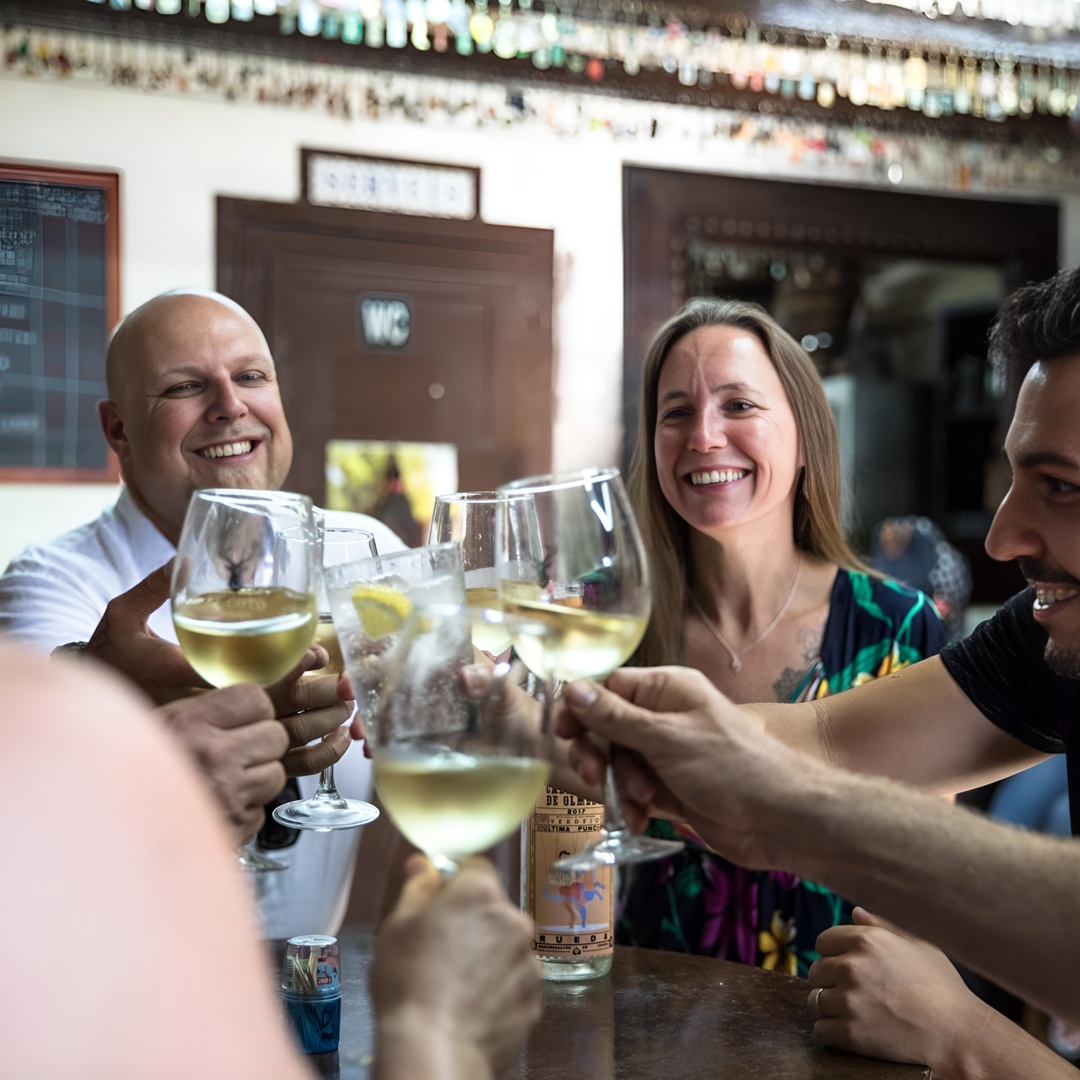 Barras ocultas y auténtico viaje de tapas en Barcelona