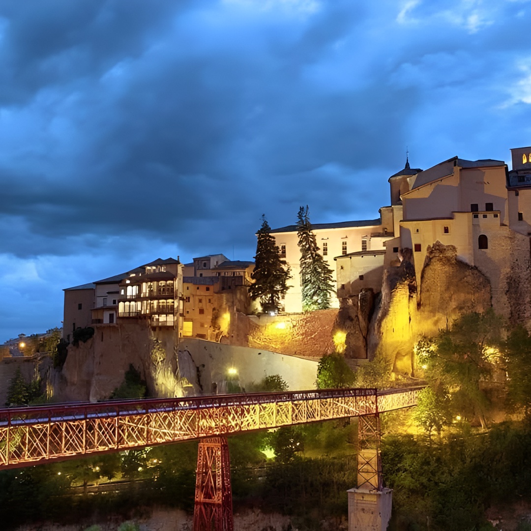 Recorrido Guiado Nocturno por Cuenca Medieval