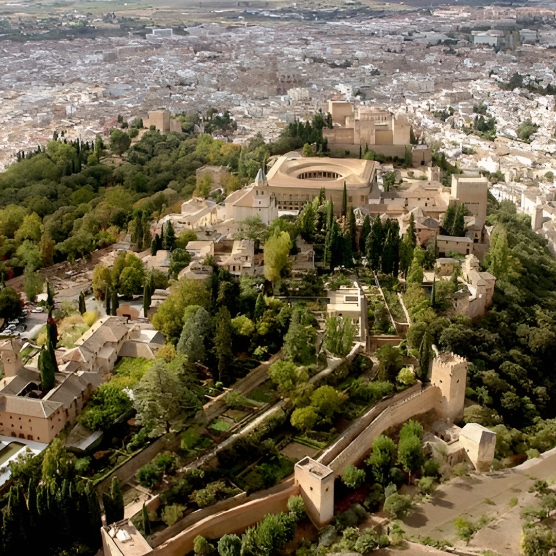 Desde Sevilla : Tour Granada de 2 días sin colas Alhambra & Baños en Sevilla