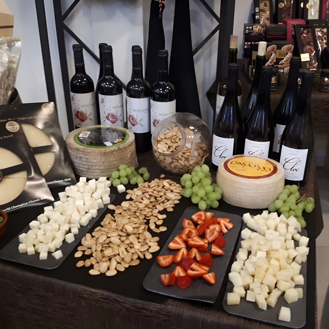 Tour por el casco antiguo de Marbella con tapas y vinos