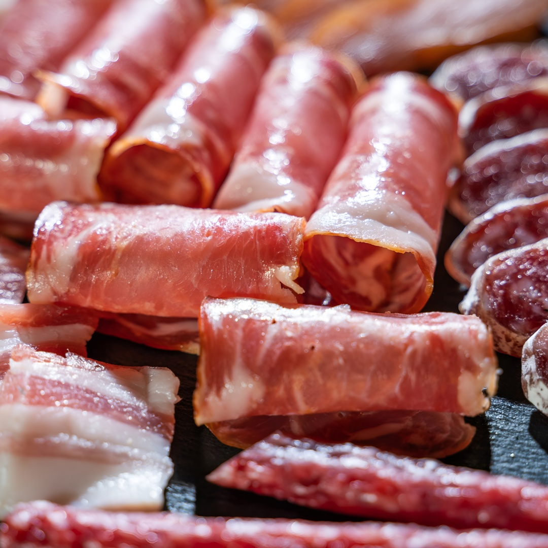 Visita y degustación de vinos con embutido y queso BODEGA PIRINEOS