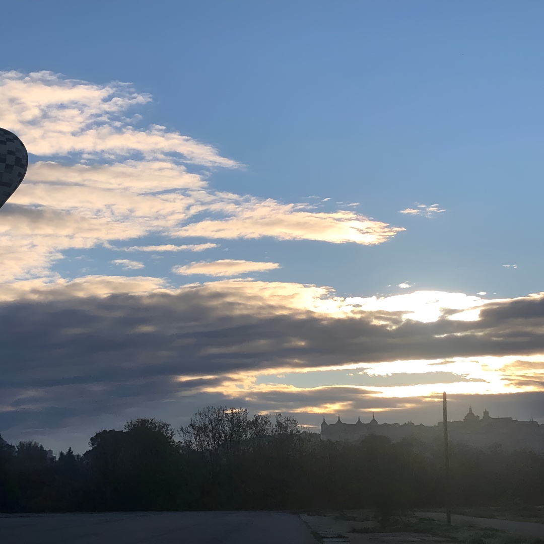 Globo aerostático sobre Toledo con traslados opcionales desde Madrid