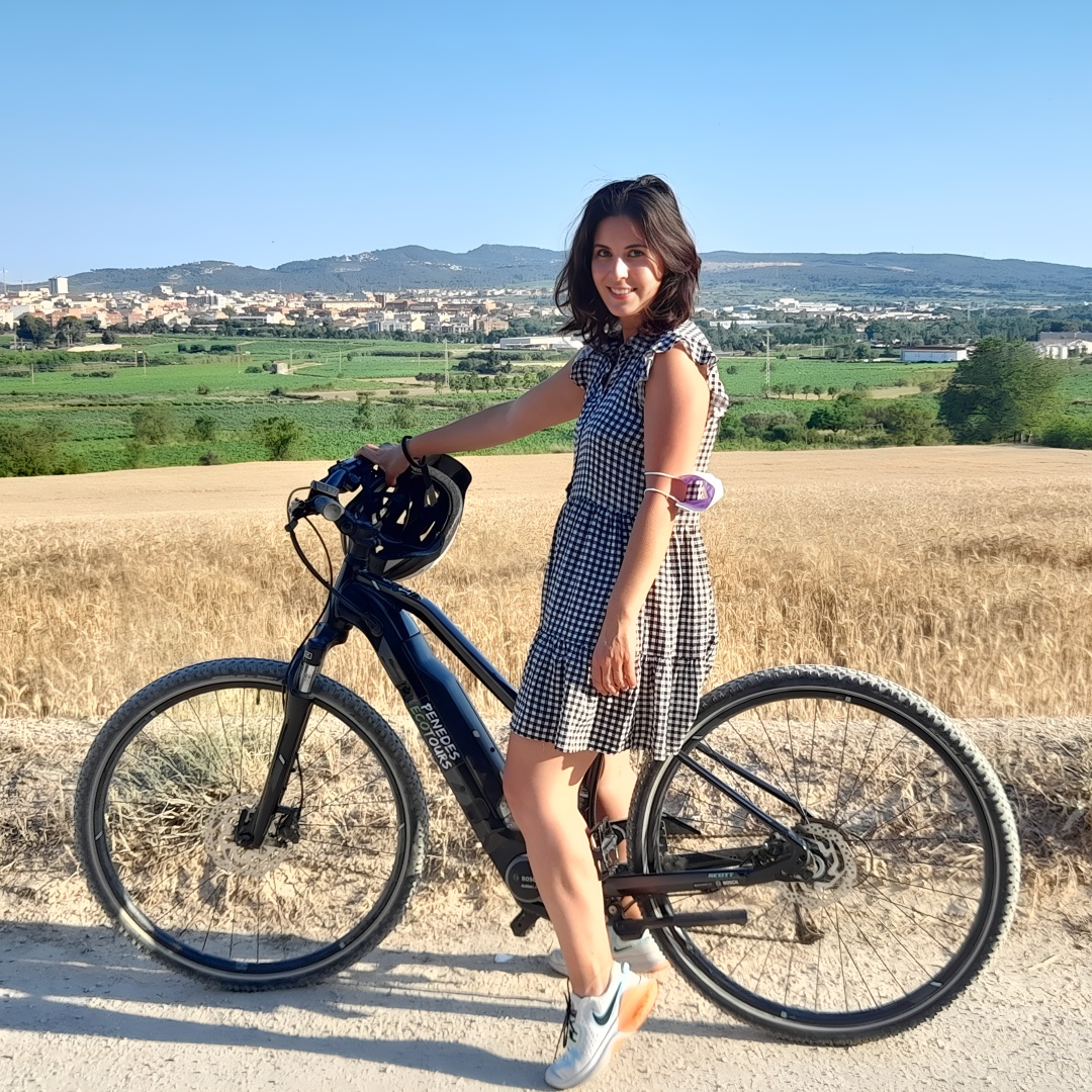 Desde Barcelona: E-Bike Tour en los viñedos con 2 bodegas. en Barcelona