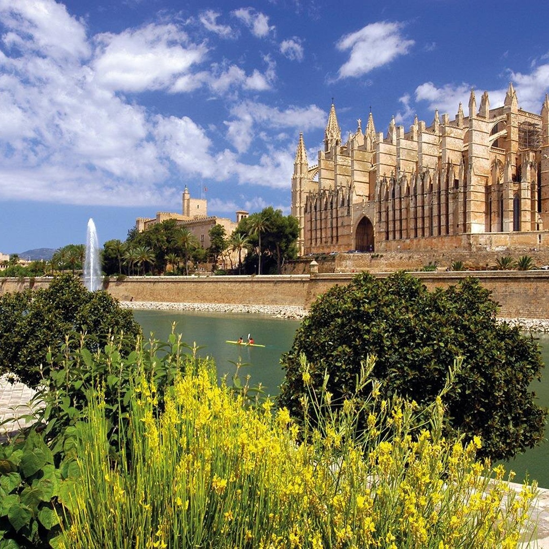 Ruta Guiada y visita a la Catedral de Palma (2h)