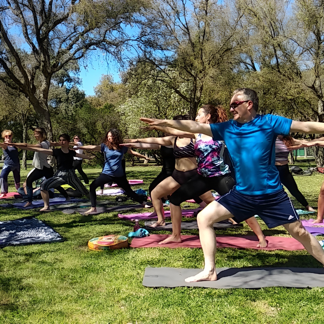 Yoga en el Parque de María Luisa de Sevilla en Sevilla