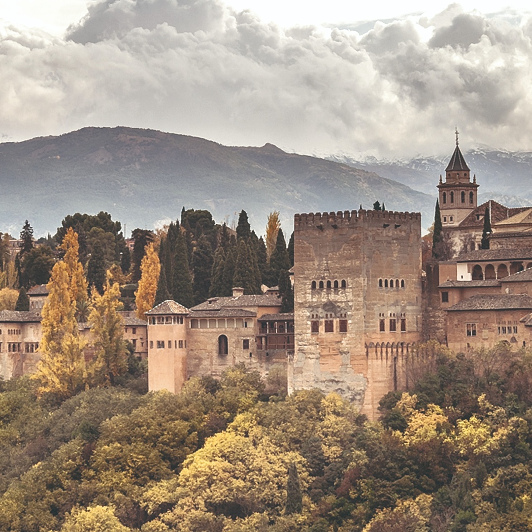 Visita guiada a la Alhambra desde Málaga con transporte privado en Málaga