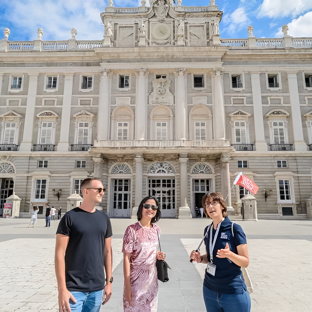 Palacio Real de Madrid : Entrada sin colas + Visita guiada